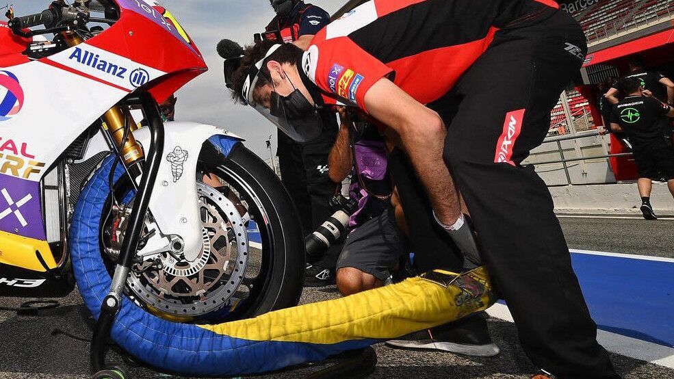 cl96v0rqy0e1p01oo8mvf1mf8 tyre warmers full 1