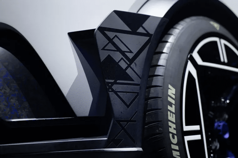 clremcney22p901j7cfc2mdah story alpine a290 un partenariat sur mesure avec michelin 5 two thirds