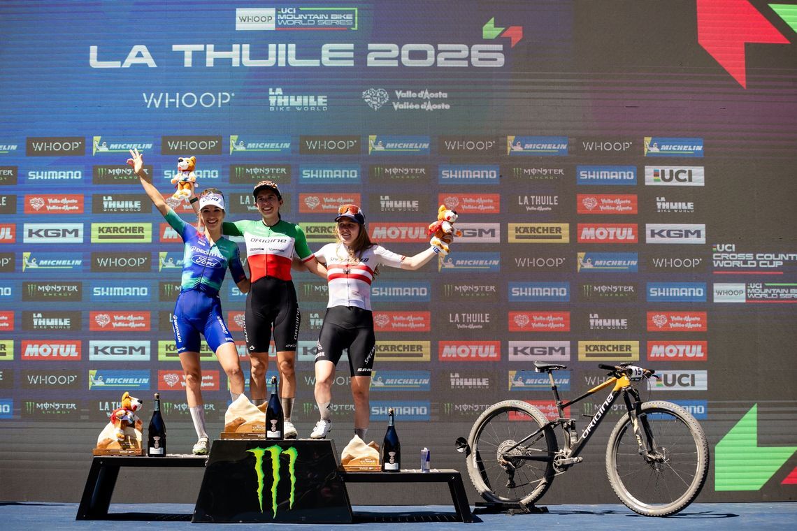 Martina Berta sul podio della tappa UCI MTB World Seroes a ça Thuile
