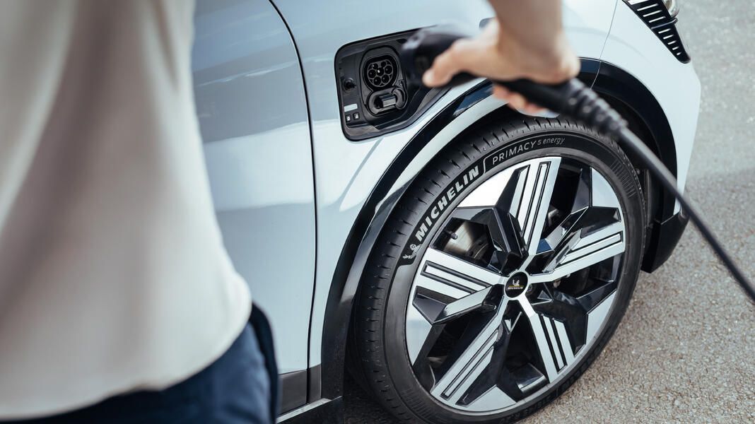 4w 1827 tire michelin primacy 5 energy ww features and benefits 5 nosignature landscape web