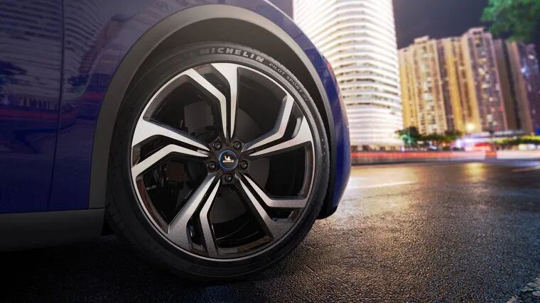 cl0lvzb650cys01okb65ghi9o 4w rt tire michelin pilot sport ev en product in context 1 nosignature 16 slash 9 two thirds