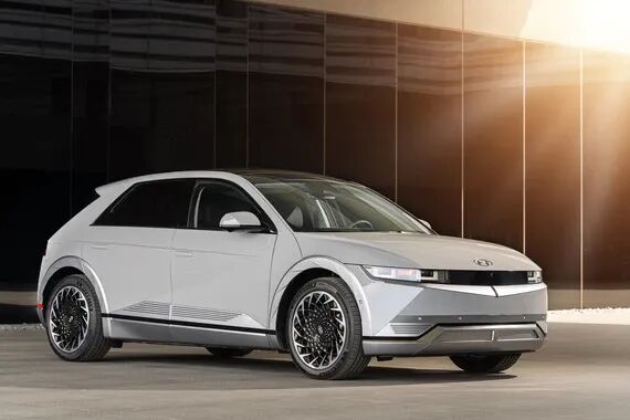 clcetsskc0rw401nrm7dzltqx ioniq5 sideview one half