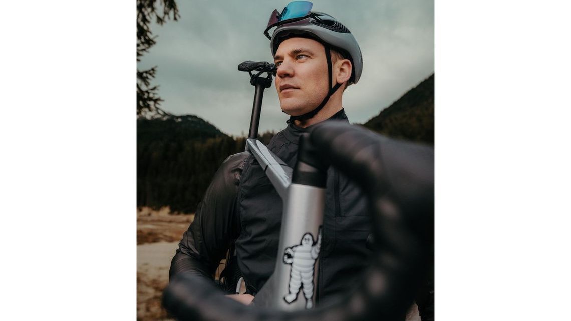 ib4gxbtidvn402tne0a1z8vc clskcaptc09fu01ltey6ib5yp michelin x manuel neuer 2 0 1407 3333 3593 two thirds full