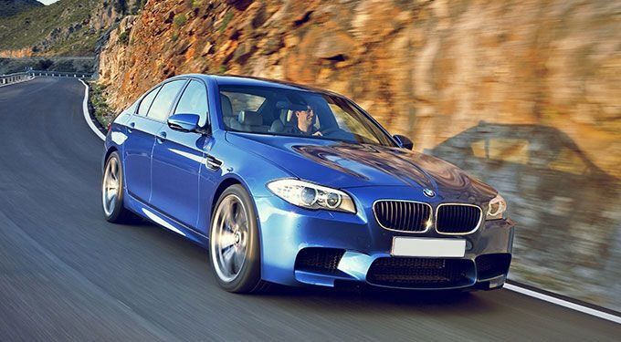 Auto Art. sicheres Fahren im Gebirge Ratschläge