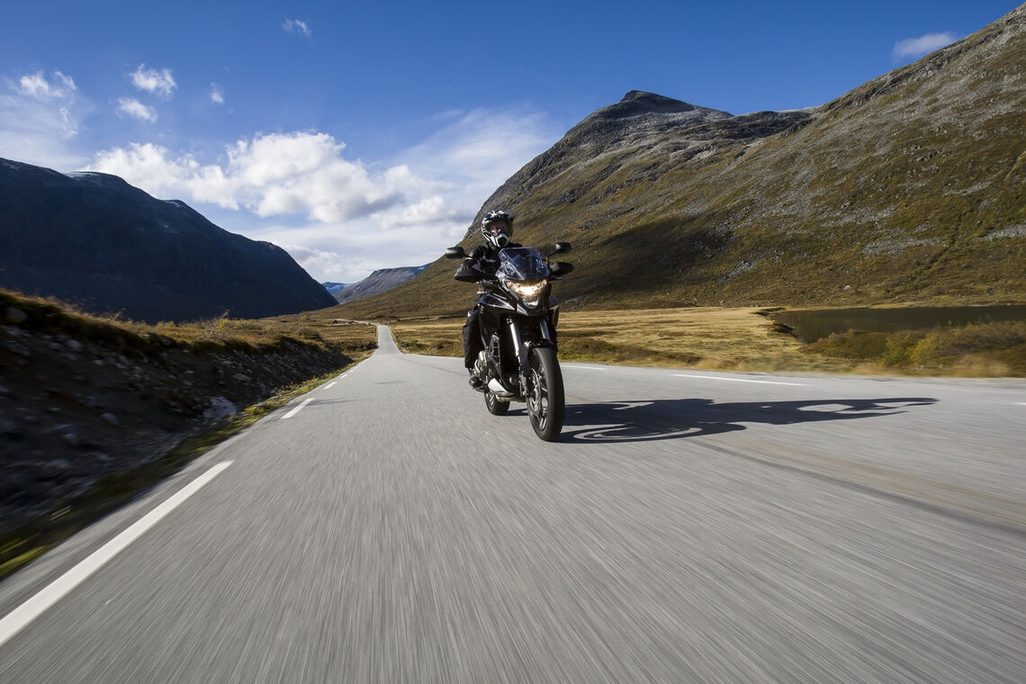 Breaking in new motorcycle tyres