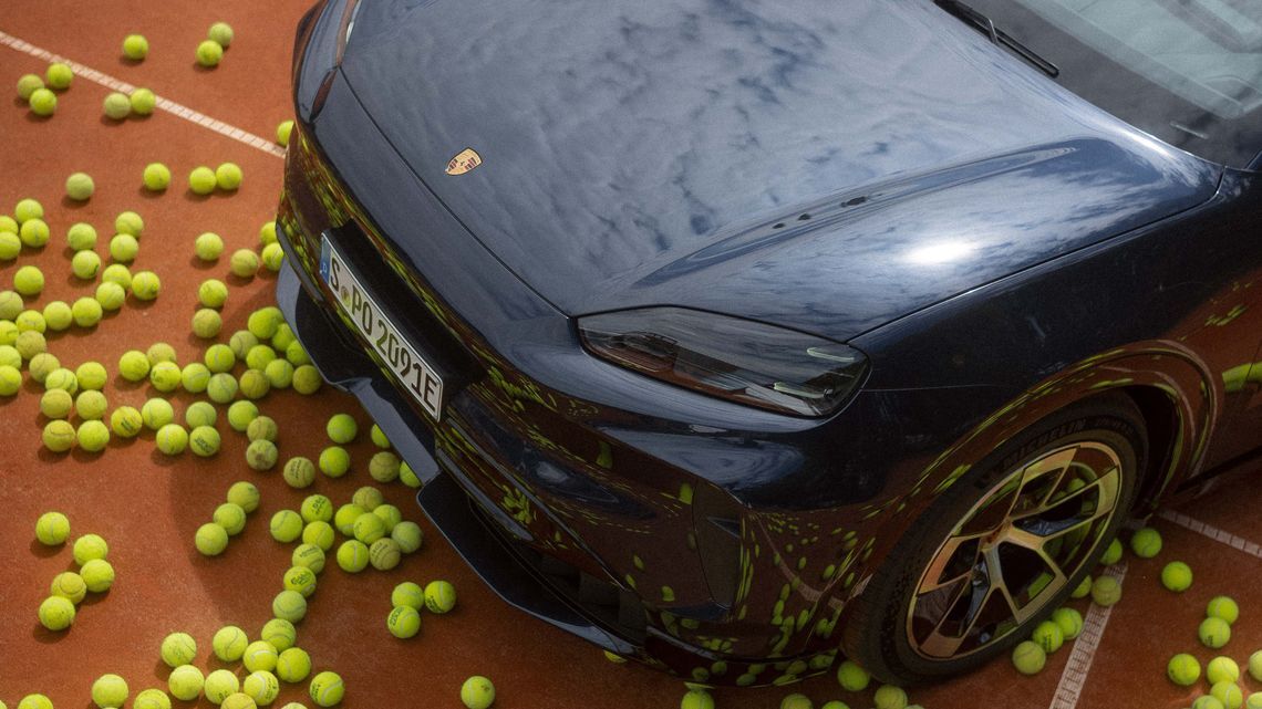 New Porsche Cayenne x MICHELIN tyres