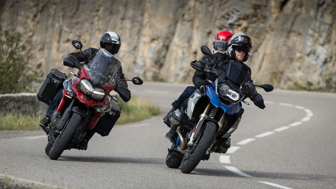 Fahre langsam, bis Dein Sozius/Deine Sozia sich sicher fühlt.