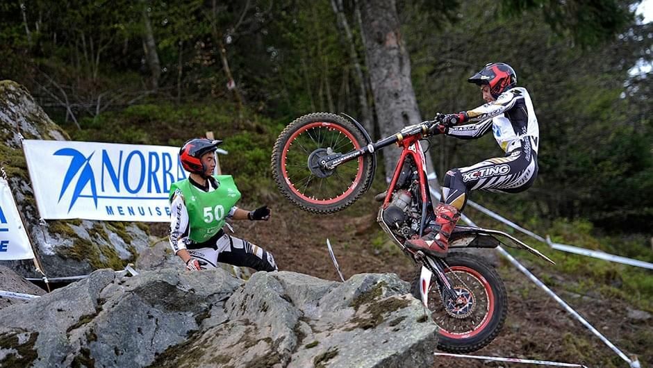 cjgmd68eb2npd0nn1fy7nof2x moto edito trial3 why michelin max