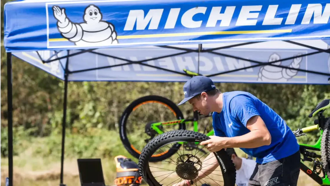 cjye6ss121gq10jpraumd7434 bike tips and advice fitting a tubeless tire visual max