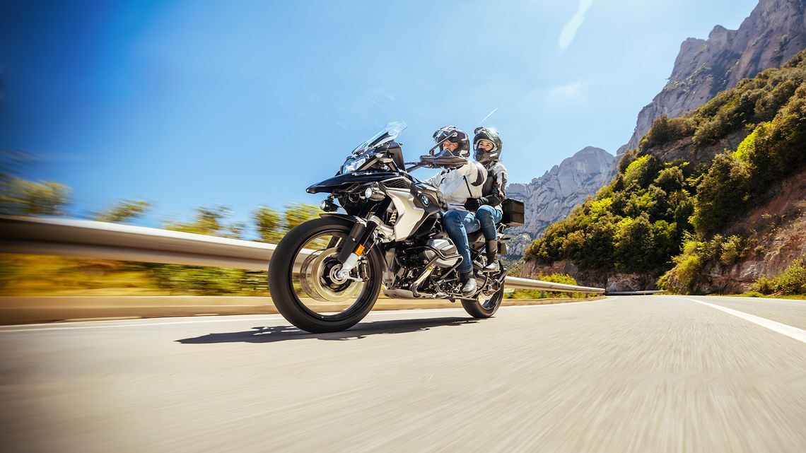 So fährst Du sicher mit einem Sozius oder einer Sozia auf Deinem Motorrad