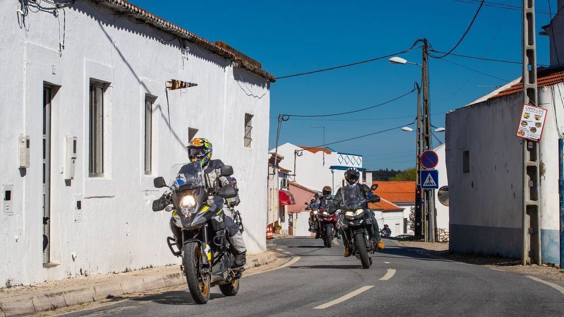 Passe Dich unterschiedlichen Straßentypen an wenn Du in einer Gruppe fährst