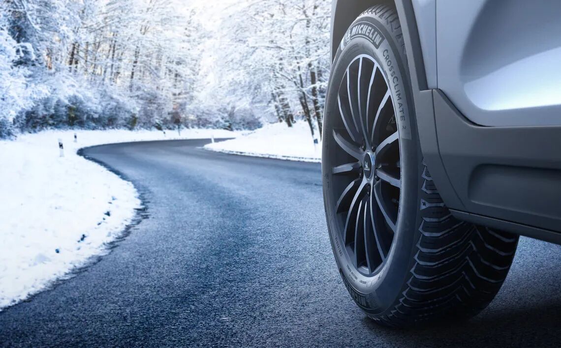 clkj510w105v101ln2438ajfw 4w 461 tire michelin crossclimate 2 en product in context 2 nosignature landscape 1 423 0 4027 2500 max