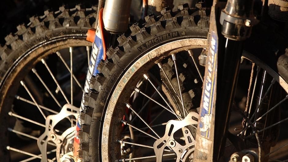 cjgmcev9d2il50nnm5vnewsp5 moto edito enduro4 why michelin max
