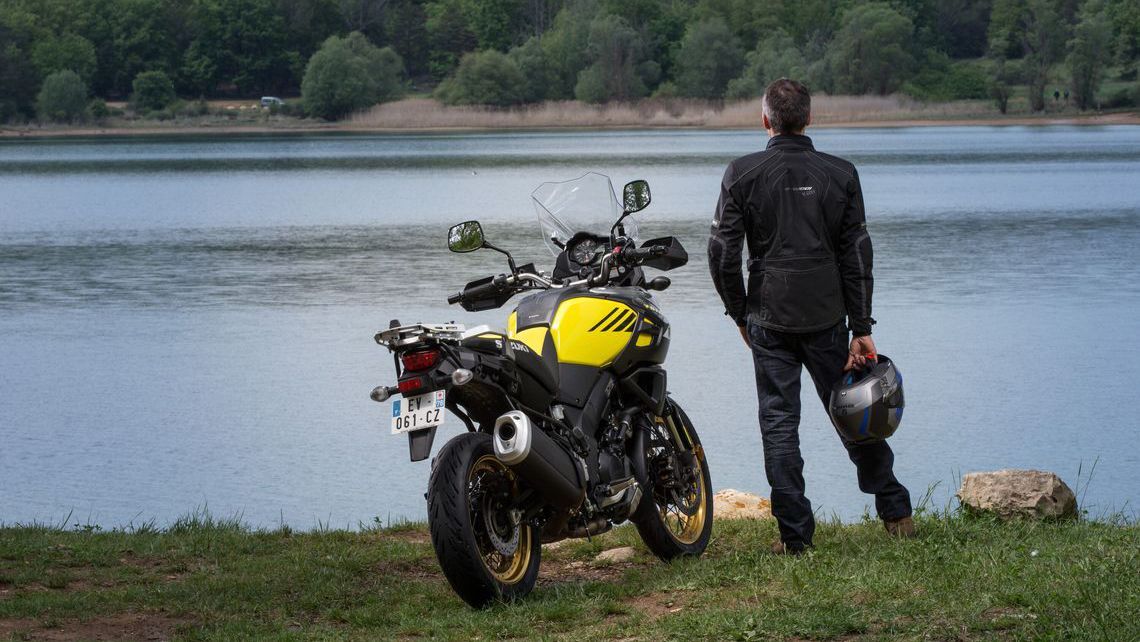 Habe gute Ausrüstung für Deine Sicherheit auf dem Motorrad