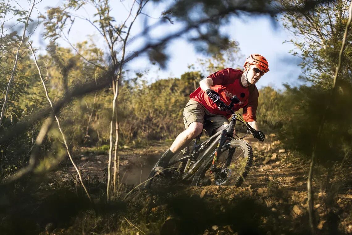 cl7u54za102k401n6om6ptqbb mtb ride full