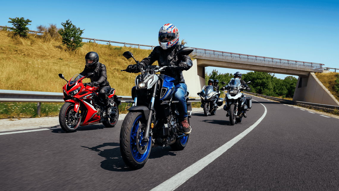 Sicherheit beim Motorradfahren in der Gruppe