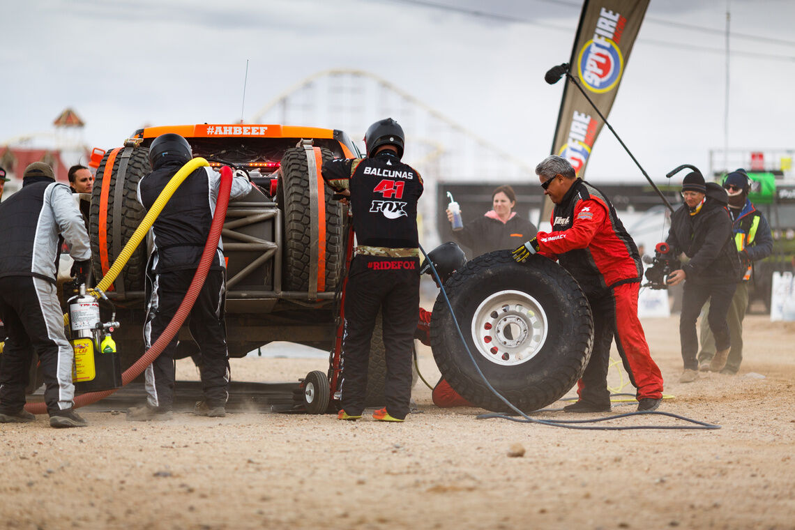 Auto Achtergrond change tire Tips en advies