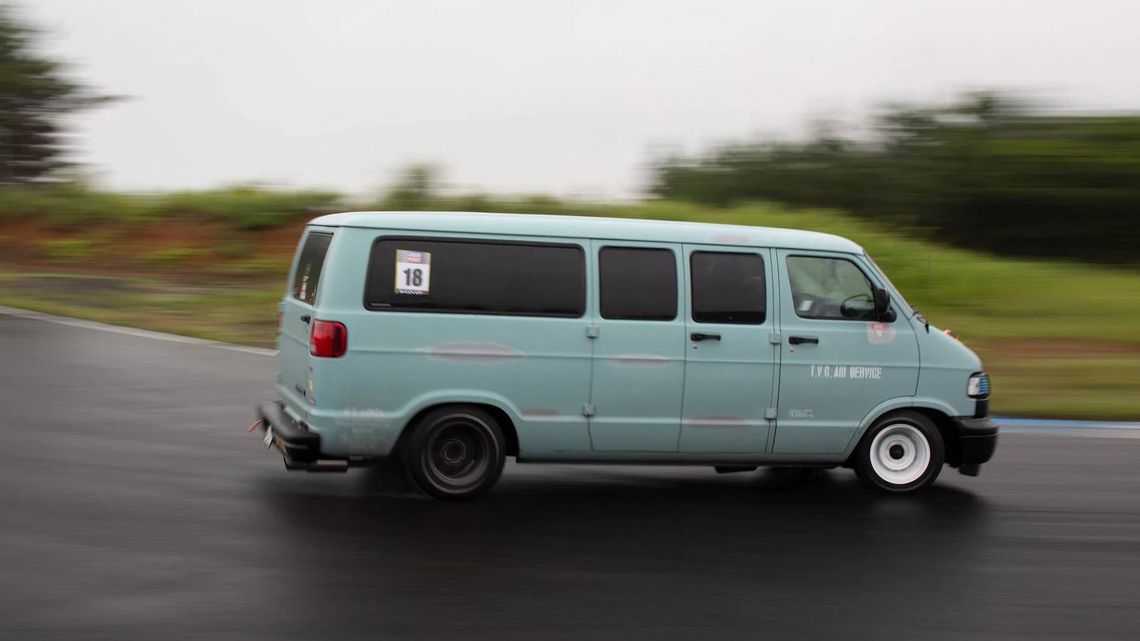 dajiban how the humble dodge ram van rose to racing stardom in japan 05