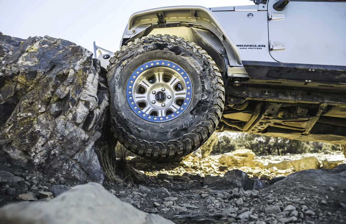 cmanzdjmg02gu01q1v0el490v obstaculo pneu max