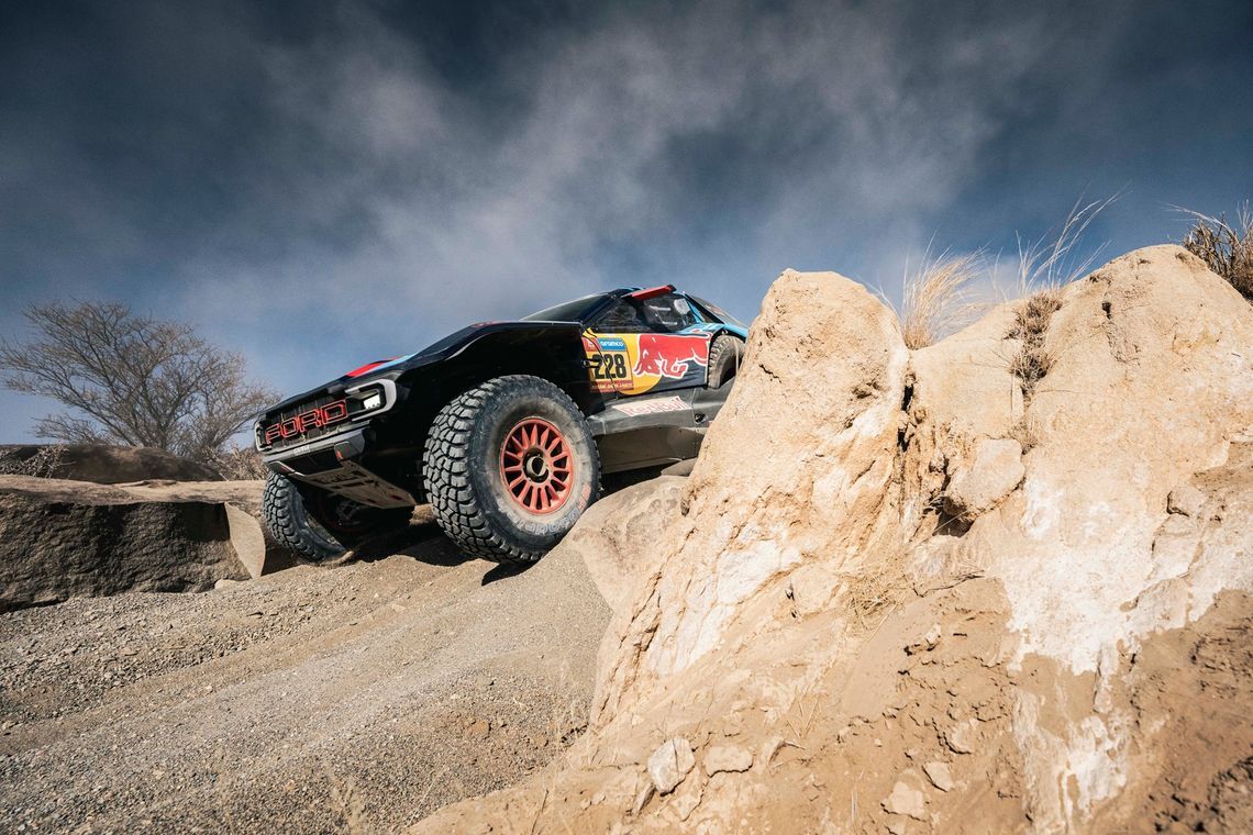 cm5qs7obn05p901ldv8it6425 20250104dak1048 a s o c lopez max