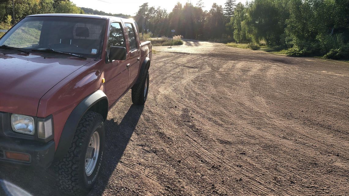 Nissan D21 truck