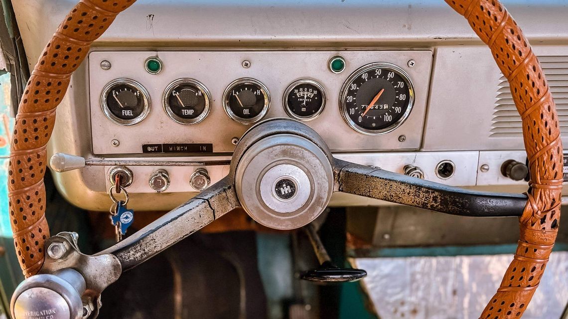IH Scout 800