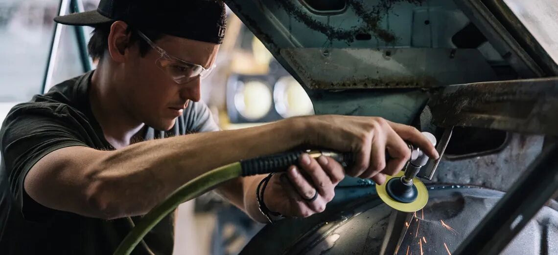 cleiyctrq01co01mcpcrq5dtn 1b header carousel full