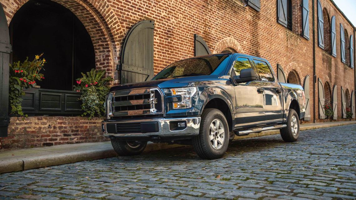 Pick up equipped with Uniroyal Laredo HT